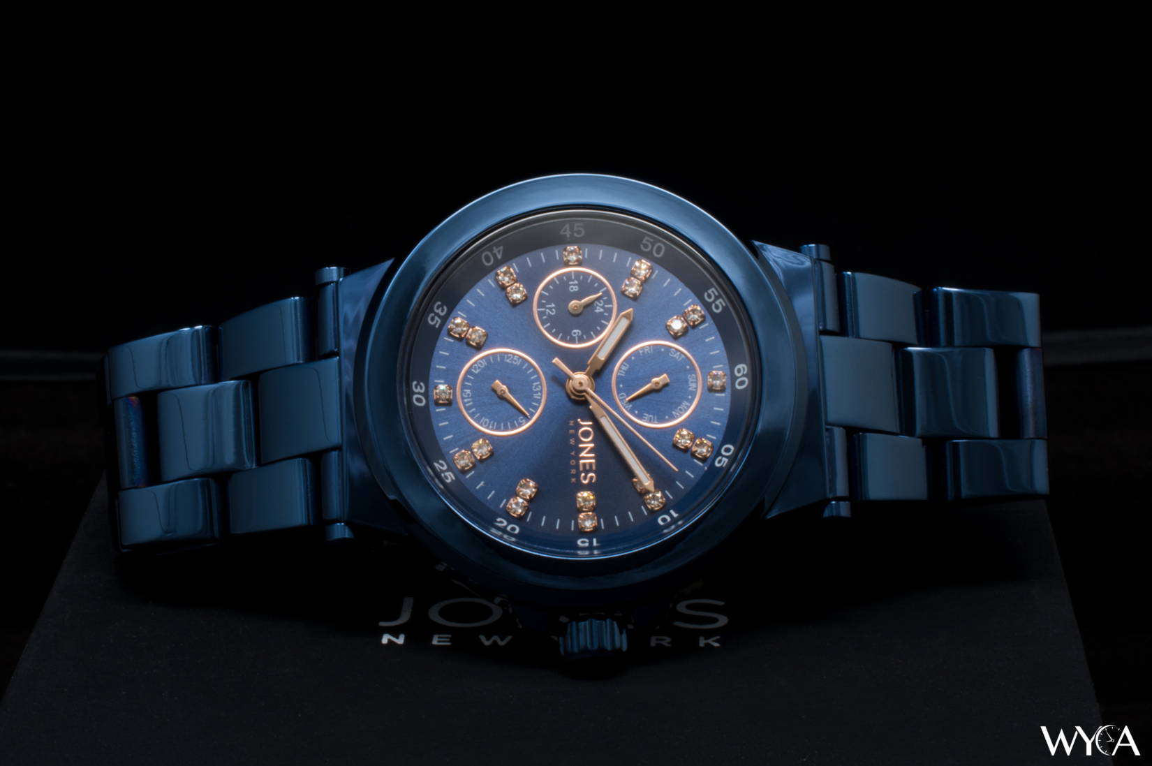 Reloj Jones New York de cuarzo para mujer.