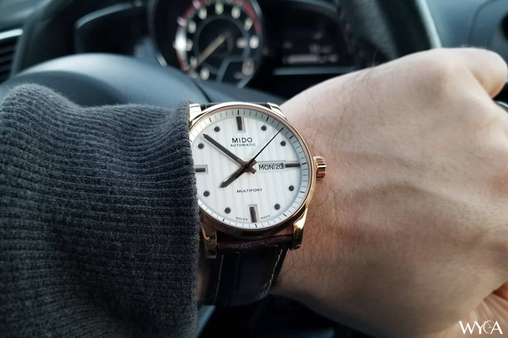 Mido Multifort día/fecha automático en la muñeca