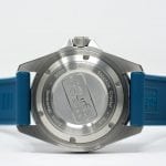Reloj Scurfa Diver One con fondo de caja azul