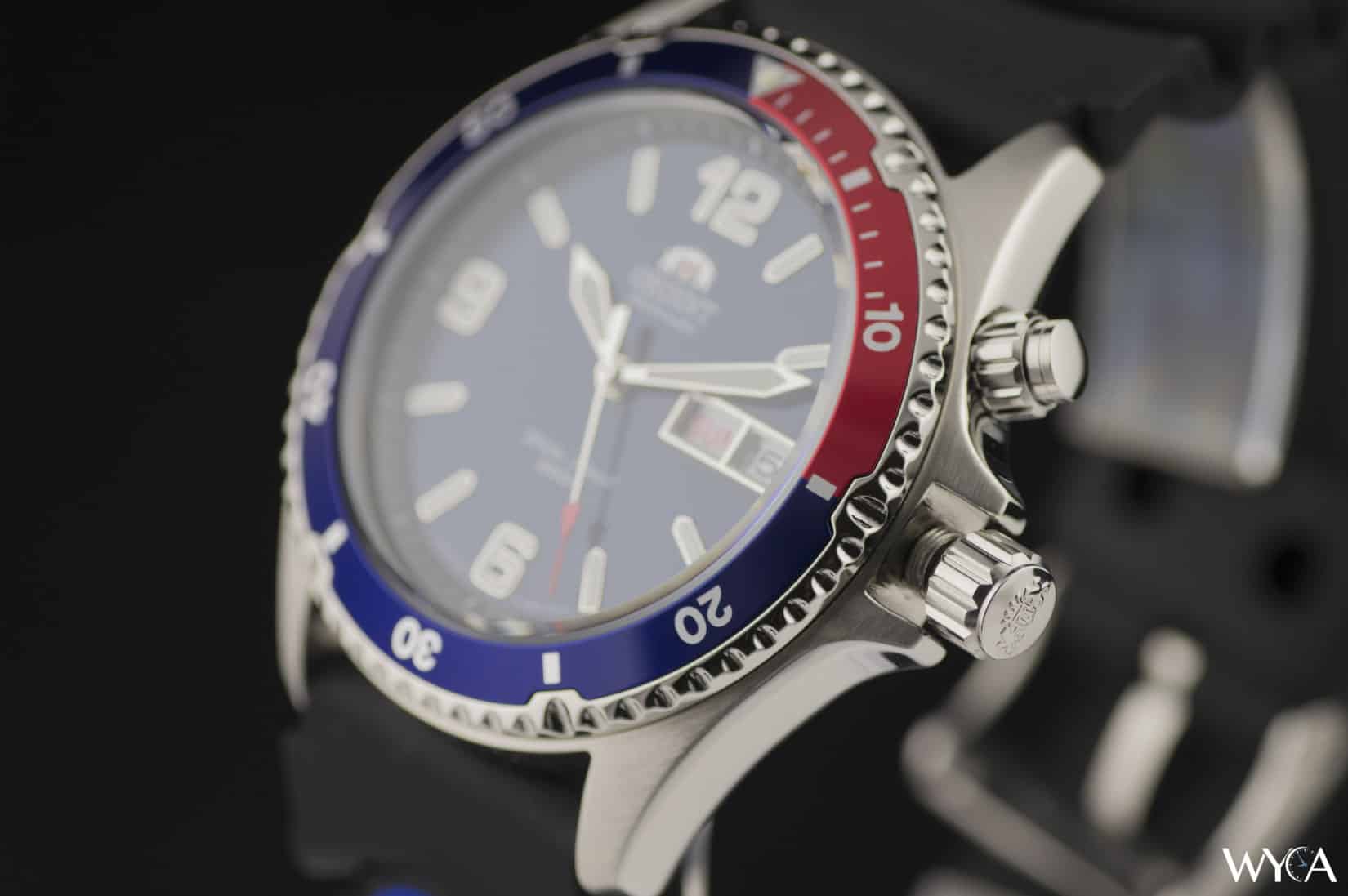 Corona atornillada Orient Mako Caucho FEM65003DW